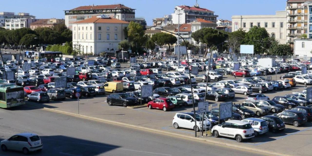 Appartamento In Pieno Centro Pescara Exterior photo